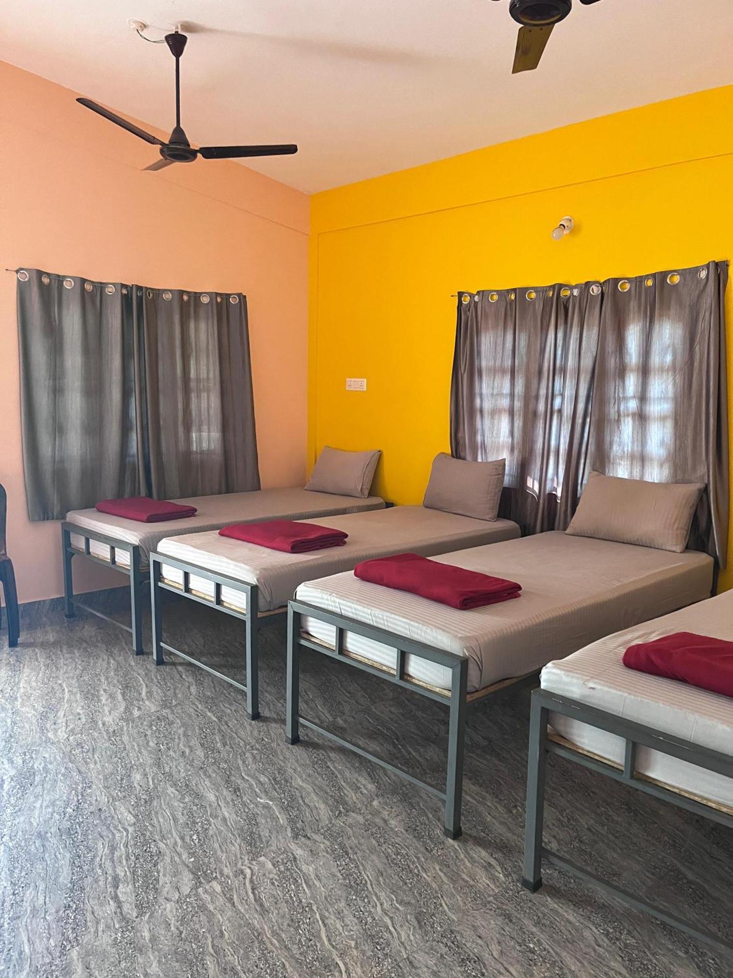 Hostelvk Gokarna โกการ์นา ภายนอก รูปภาพ